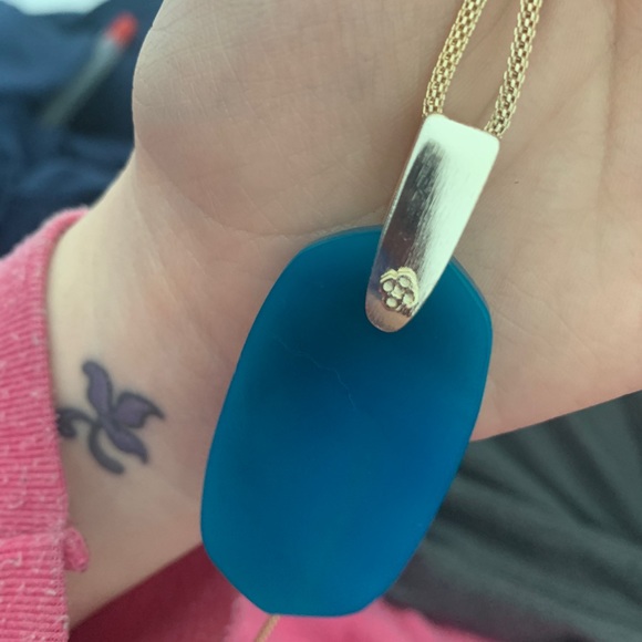 KENDRA SCOTT Inez Necklace In Gold& Teal NWOT - Picture 3 of 4